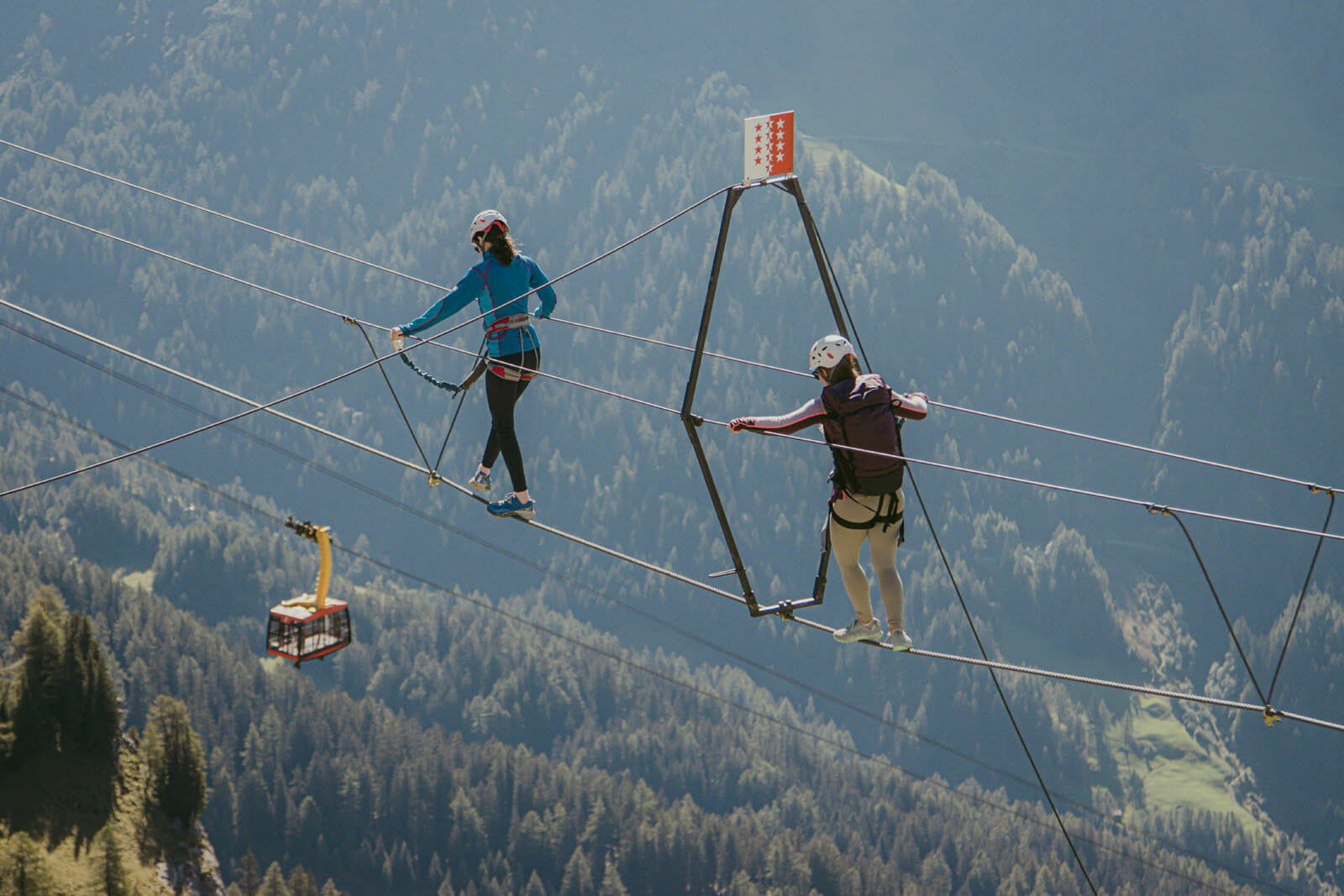 Fais coucou au téléphérique ! – © Florian Keller